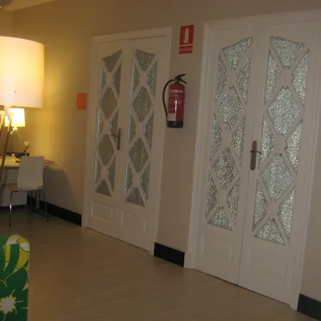 Ξενοδοχείο Hi Canovas *